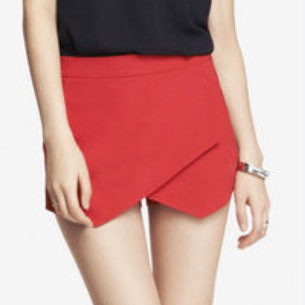 FREEWAY Asymmetrical Hem Skort